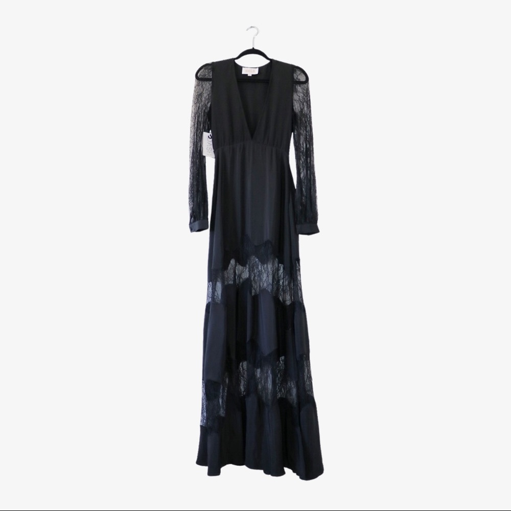 Stone Cold Fox Friar Long Sleeve Lace/Silk Gown - Picture 6 of 11